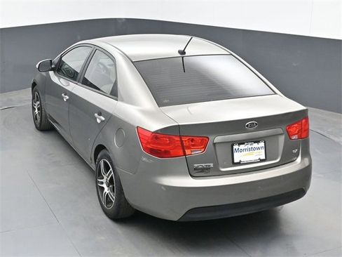 Used 2010 Kia Forte EX image 32