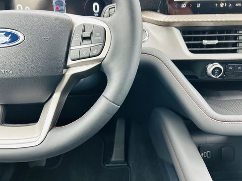 New 2026 Ford Explorer Active w/ Active Comfort Package image 20