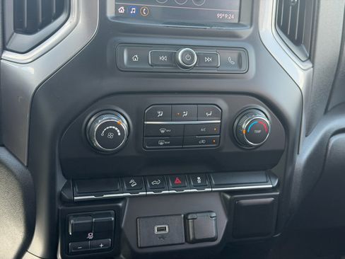 Used 2020 Chevrolet Silverado 1500 Custom Trail Boss w/ Custom Convenience Package AWD/4WD image 26