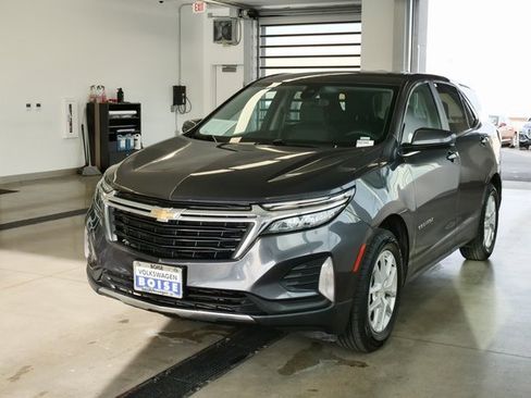 Used 2023 Chevrolet Equinox LT image 3