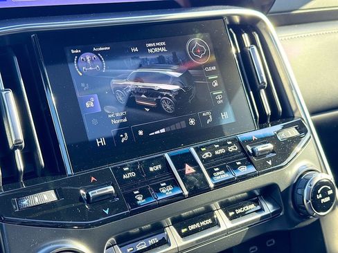 New 2026 Lexus LX 700h Luxury image 28