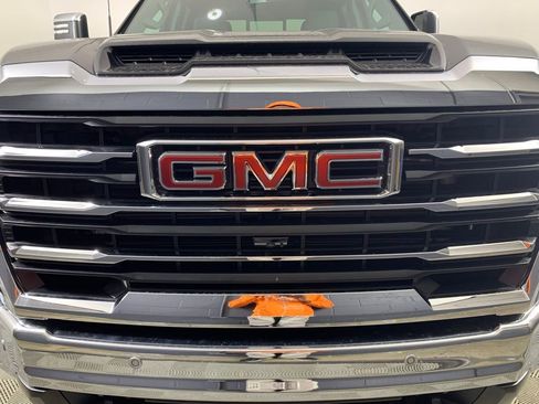 New 2026 GMC Sierra 2500 SLT w/ SLT Premium Package image 11
