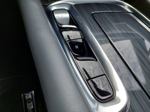 Used 2024 Buick Enclave Premium image 41