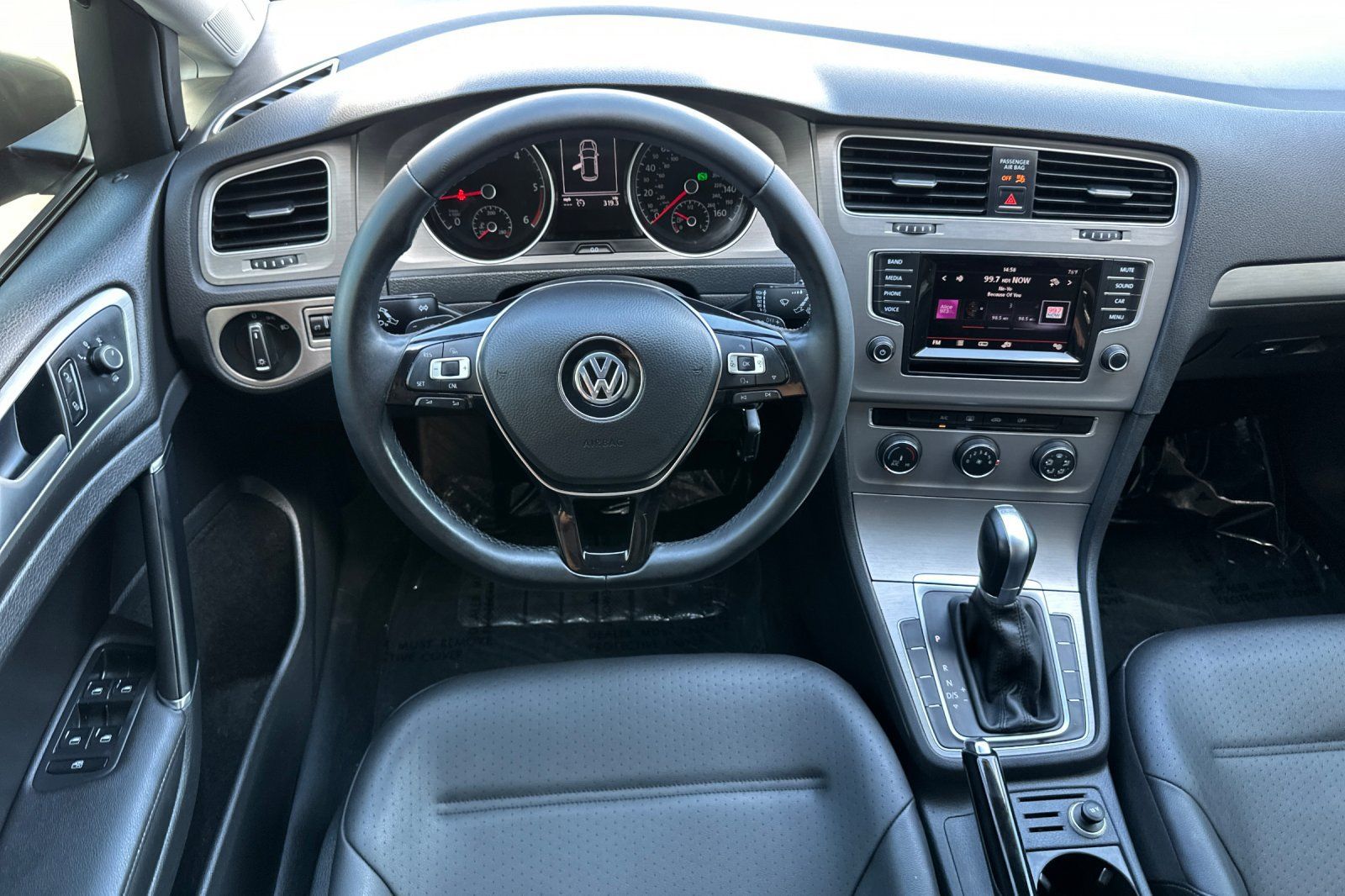 Used 2015 Volkswagen Golf TDI S FWD image 16