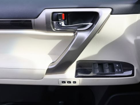 Used 2020 Lexus GX 460 Luxury image 9