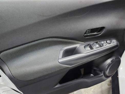 Used 2020 Nissan Kicks S image 22