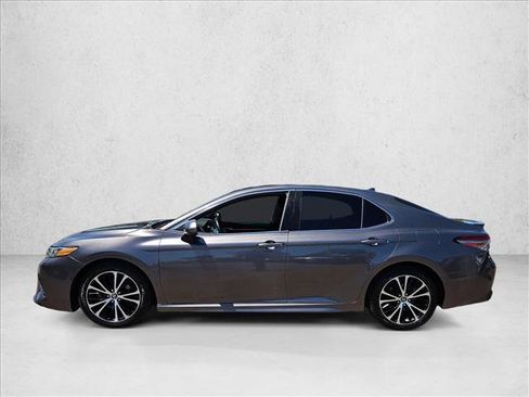 Used 2019 Toyota Camry SE w/ Carpet Mat Package FWD image 8