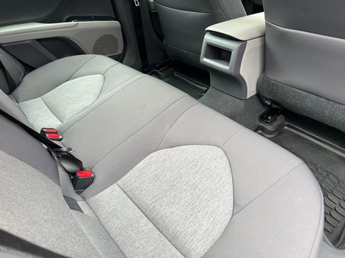 Used 2020 Toyota Camry LE image 19