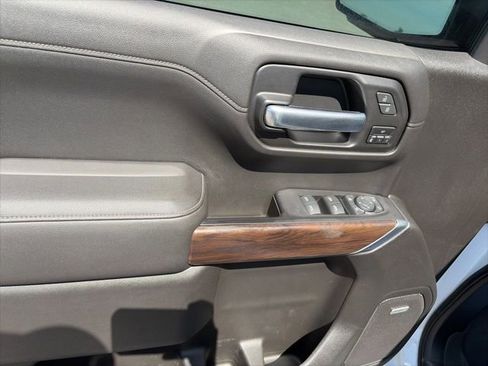 Used 2019 GMC Sierra 1500 SLT w/ SLT Premium Package AWD/4WD image 17