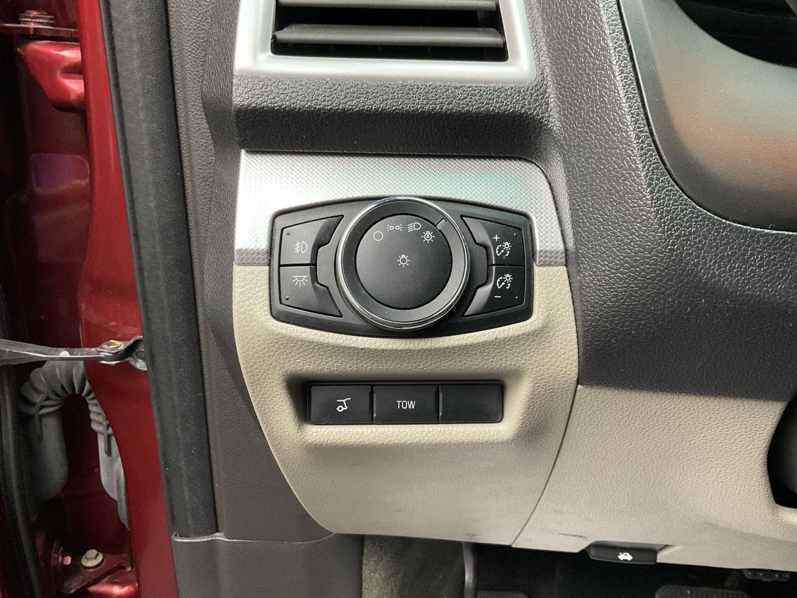 Used 2013 Ford Explorer XLT AWD/4WD image 13