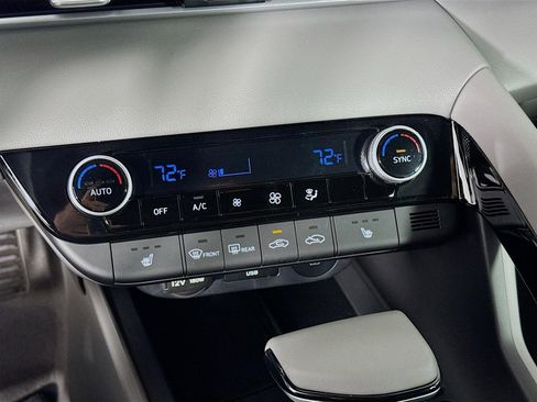 New 2026 Hyundai Elantra SEL Sport FWD image 17