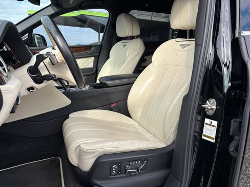 Used 2018 Bentley Bentayga Mulliner image 12