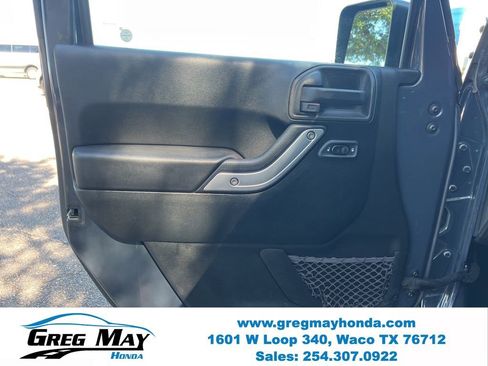 Used 2018 Jeep Wrangler Unlimited Sahara w/ Max Tow Package AWD/4WD image 21