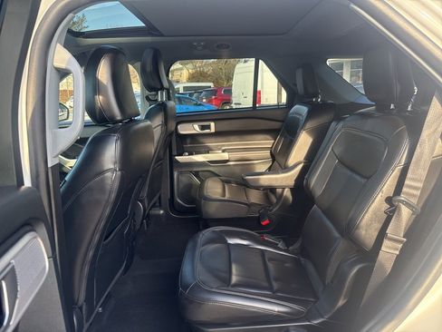 Used 2023 Ford Explorer XLT w/ Equipment Group 202A image 25