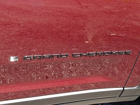 New 2025 Jeep Grand Cherokee Altitude image 15