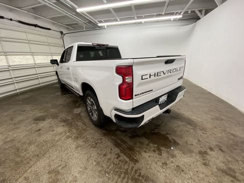 Used 2023 Chevrolet Silverado 1500 High Country w/ Technology Package AWD/4WD image 4