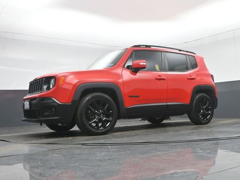 Used 2017 Jeep Renegade Altitude FWD image 48