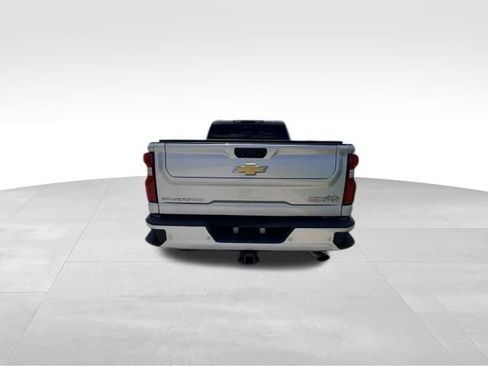 Used 2022 Chevrolet Silverado 2500 High Country w/ Safety Package II AWD/4WD image 3