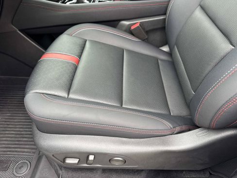 Used 2026 Chevrolet Traverse RS FWD image 20