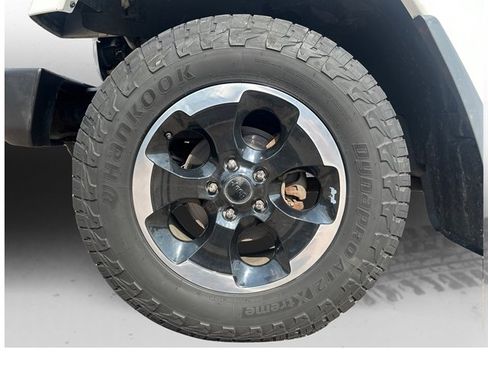 Used 2014 Jeep Wrangler Unlimited Sahara w/ Dual Top Group AWD/4WD image 19