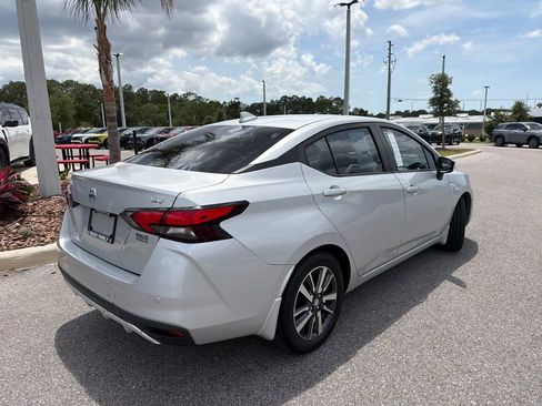 Used 2020 Nissan Versa SV FWD image 7