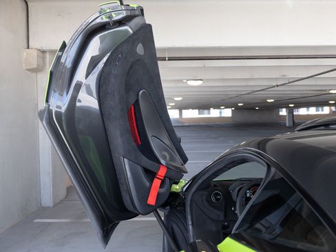 Used 2020 McLaren 620R RWD image 39