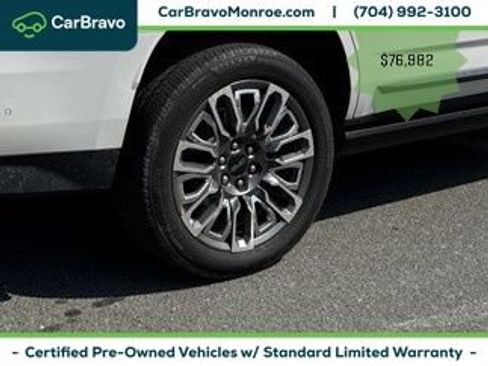 Certified 2023 GMC Yukon Denali Ultimate w/ LPO, Floor Liner Package AWD/4WD image 13
