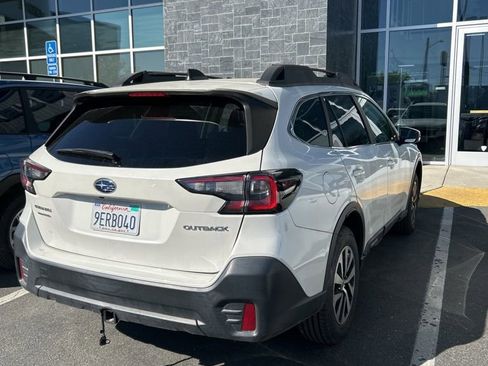 Used 2021 Subaru Outback Premium image 3