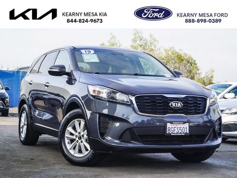 Used 2019 Kia Sorento FWD image 1