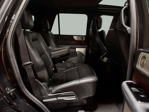 Certified 2023 Lincoln Navigator Reserve image 28