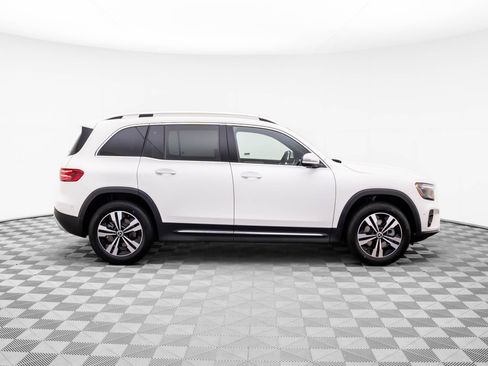 New 2025 Mercedes-Benz GLB 250 4MATIC image 6