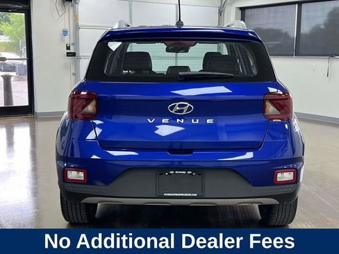 Certified 2023 Hyundai Venue Limited w/ Cargo Package FWD image 7