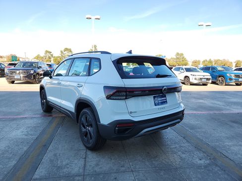 New 2026 Volkswagen Taos S image 5