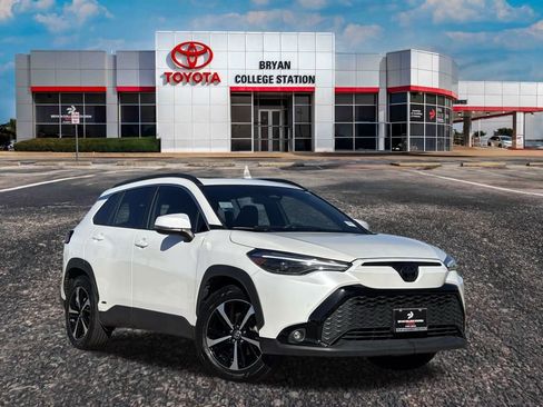 Used 2023 Toyota Corolla Cross XSE image 1