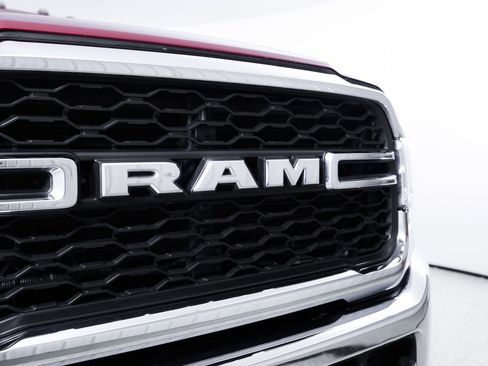 Used 2024 RAM 2500 Tradesman w/ Chrome Appearance Group AWD/4WD image 4