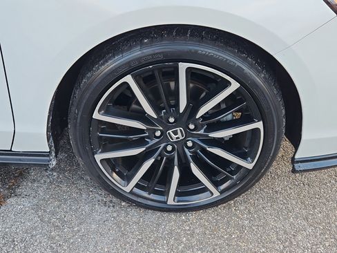 Used 2023 Honda Accord Touring image 27