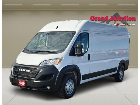 Used 2025 RAM ProMaster 2500 w/ Convenience Group FWD image 2