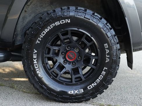 Used 2022 Toyota 4Runner TRD Off-Road Premium w/ TRD Black Wheel Package (TMS) AWD/4WD image 38