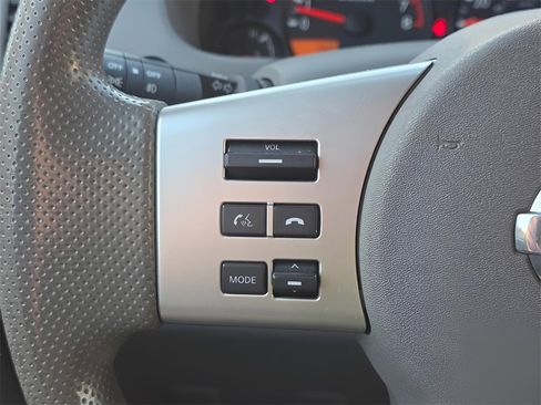 Used 2021 Nissan Frontier SV w/ Midnight Edition Floor Mats image 17