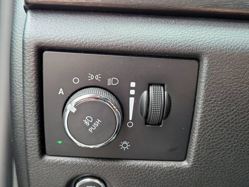 Used 2018 Jeep Grand Cherokee Laredo RWD image 11