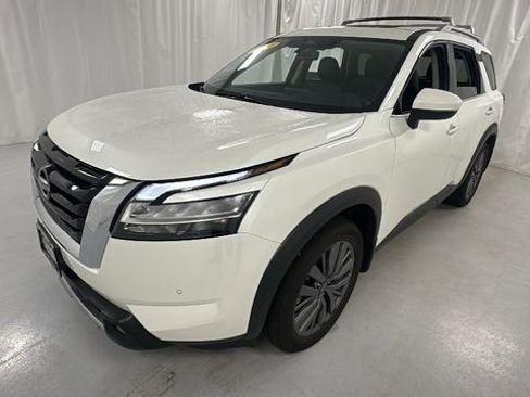 Used 2024 Nissan Pathfinder SL w/ SL Premium Package image 7