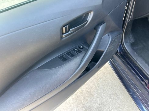 Used 2025 Toyota Corolla LE FWD image 18