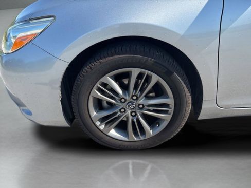 Used 2016 Toyota Camry SE w/ Moonroof Package FWD image 40