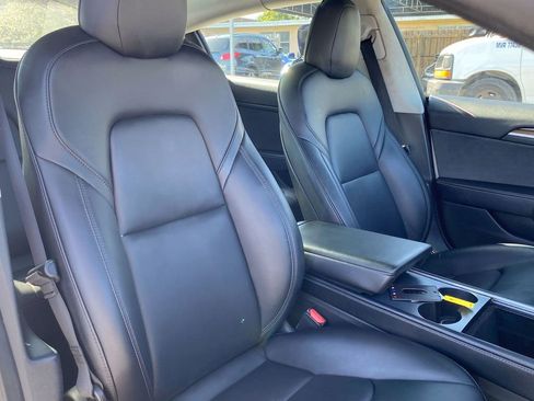 Used 2023 Tesla Model 3 Standard Range image 31