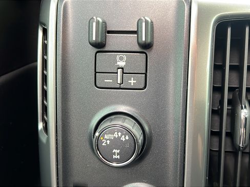Used 2018 Chevrolet Silverado 1500 LT w/ All Star Edition AWD/4WD image 24