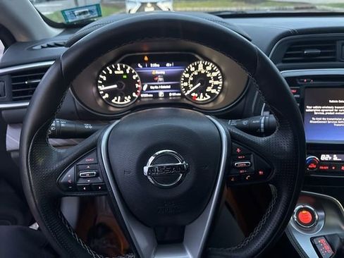 Used 2016 Nissan Maxima Platinum w/ Interior Lighting Package image 13