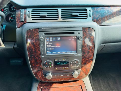 Used 2013 GMC Yukon XL Denali AWD/4WD image 17