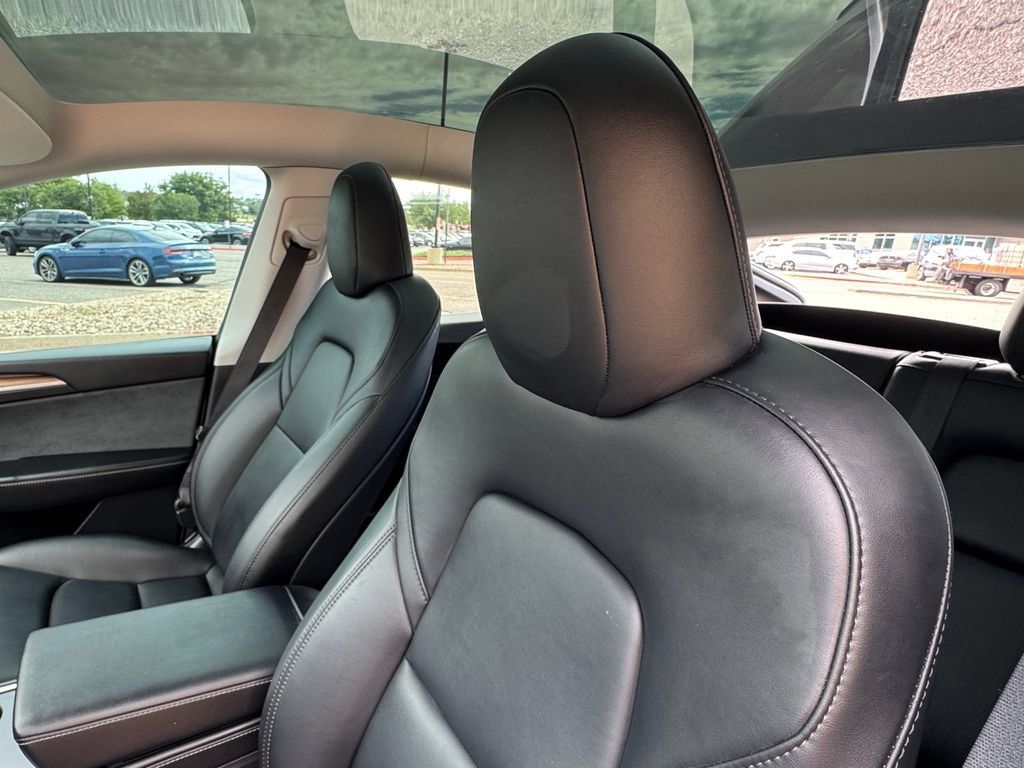 Used 2023 Tesla Model Y Long Range AWD/4WD image 21