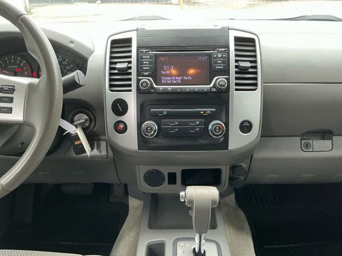 Used 2016 Nissan Frontier SV image 20