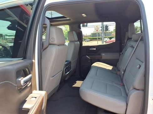 Used 2021 GMC Sierra 1500 SLT w/ SLT Premium Package AWD/4WD image 16